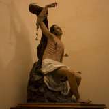 Vicino all�ingresso si trova una statua di San Sebastiano rinvenuta dietro una parete laterale della chiesa durante i lavori